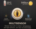 misst Temperatur, Licht sowie Bewegung.