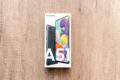 Ein rundum klassischer Samsung-Smartphone-Karton
