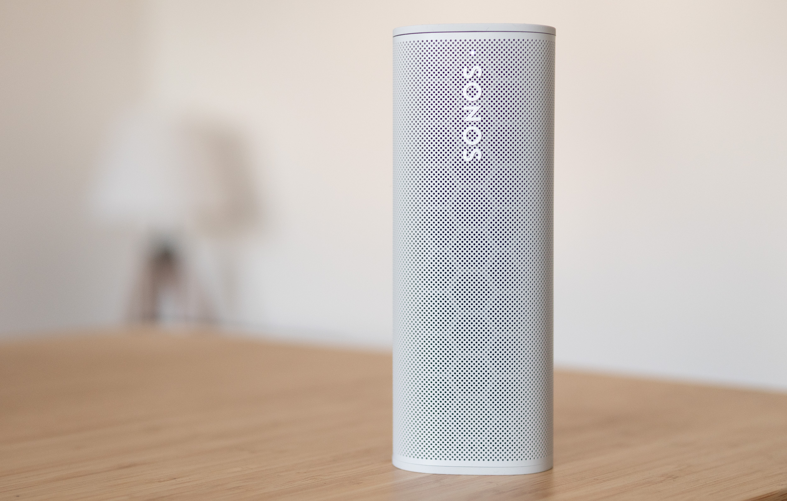 Sonos Lautsprecher stehend